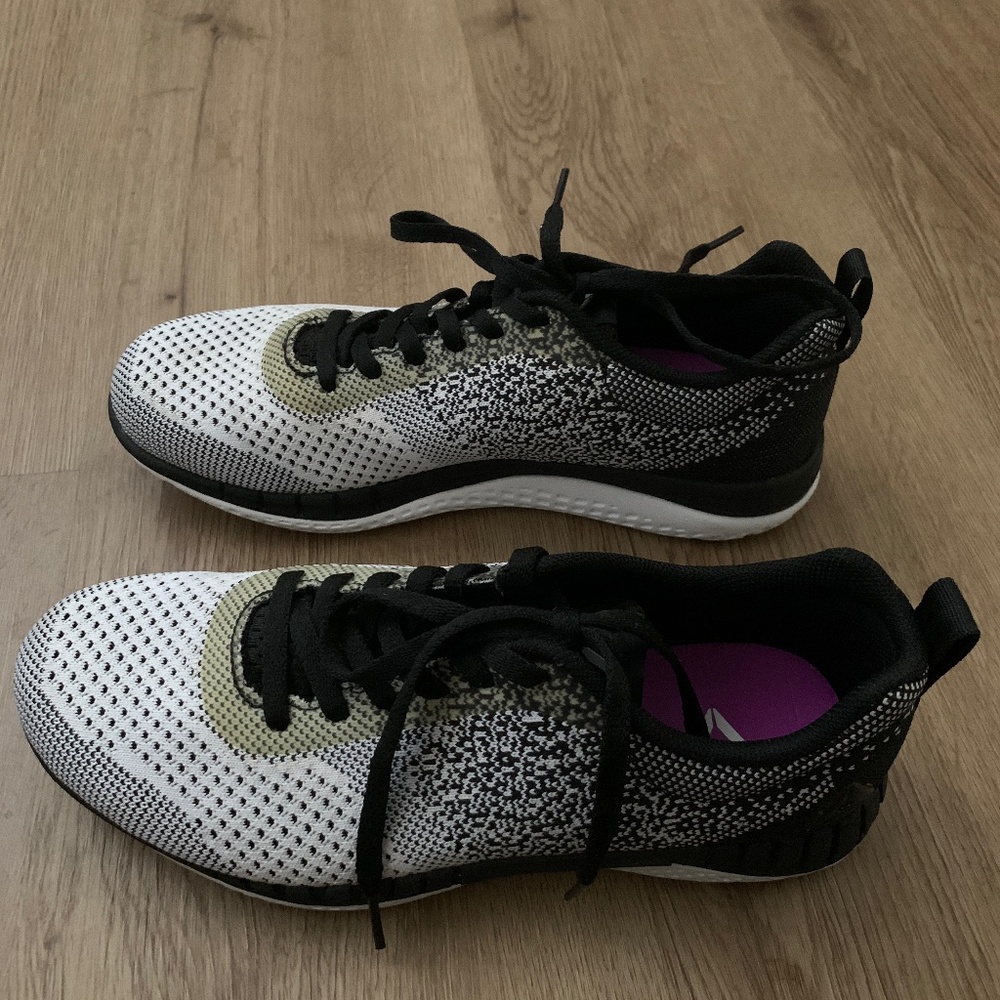 Women’s Running Shoes